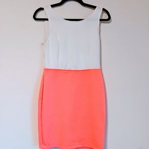 DONATED 💥Low back pink & white dress